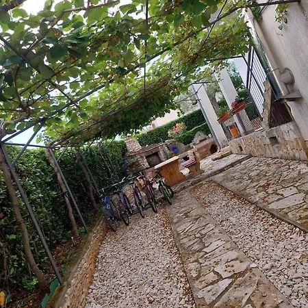 Tina Free Parking&bikes * Rovinj